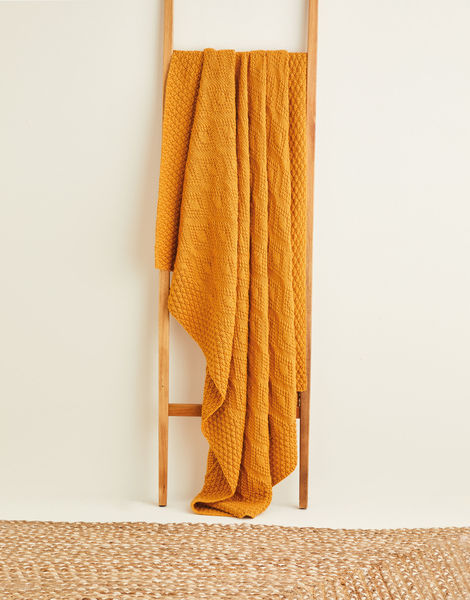 Diamond Textured Blanket in Sirdar Country Classic Worsted