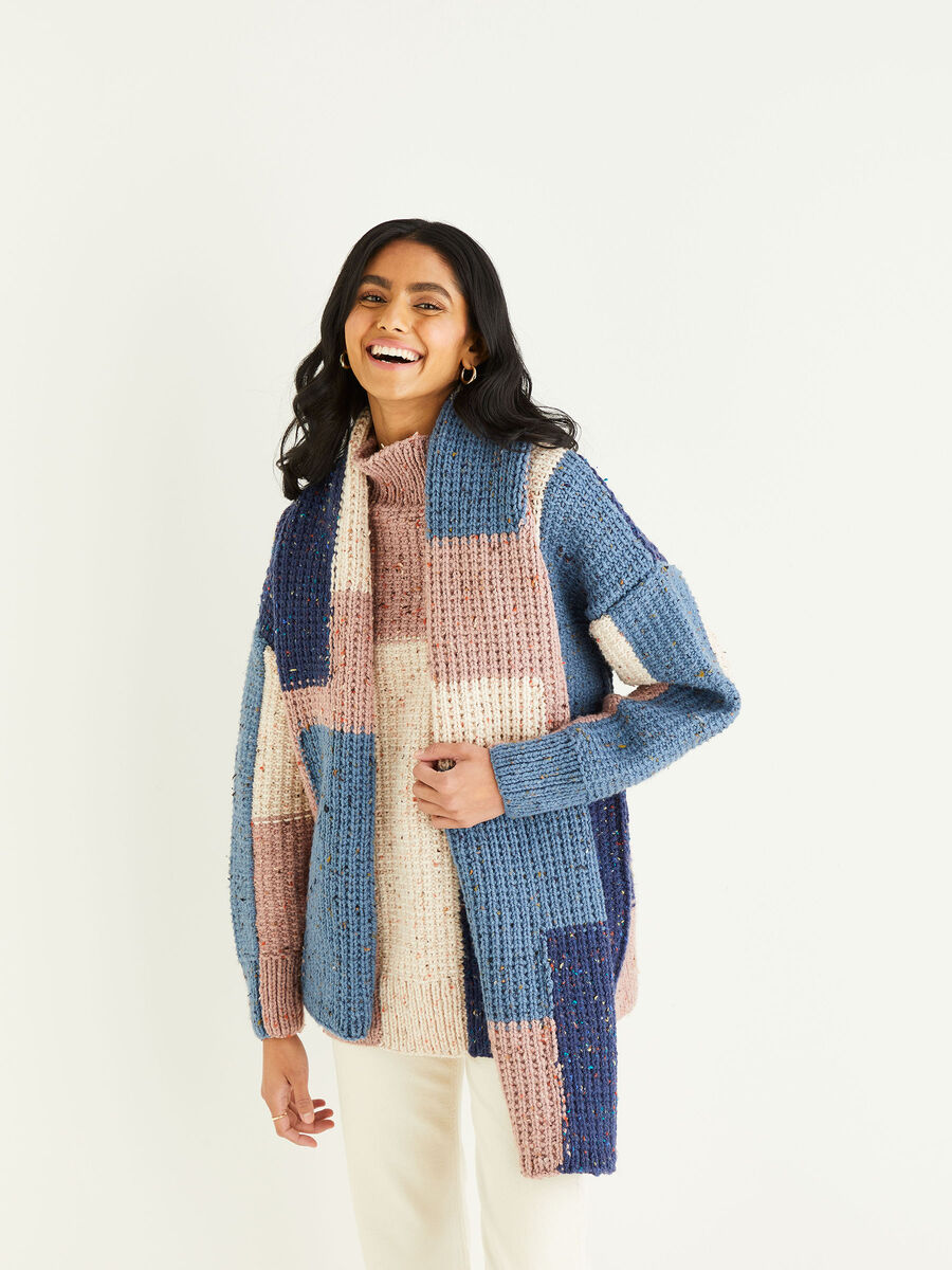 Abstract Sweater & Wide Scarf in Hayfield Bonus Chunky Tweed | Sirdar