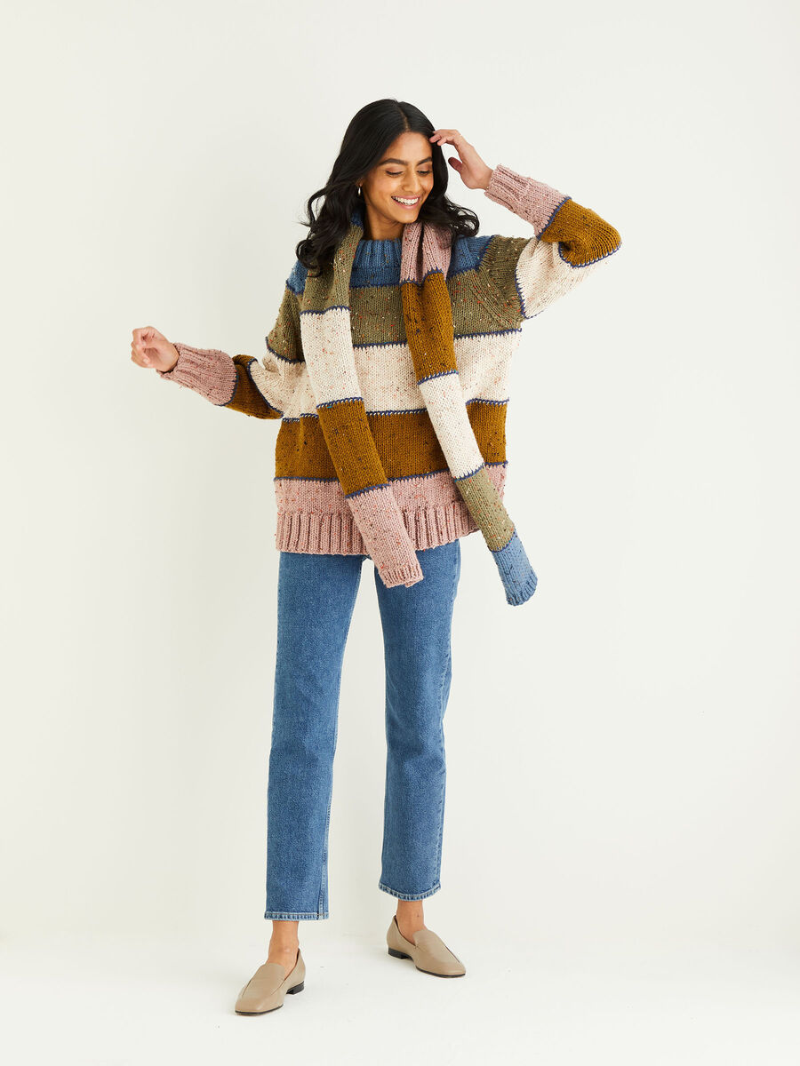 Blanket Stitch Sweater & Scarf in Hayfield Bonus Chunky Tweed | Sirdar