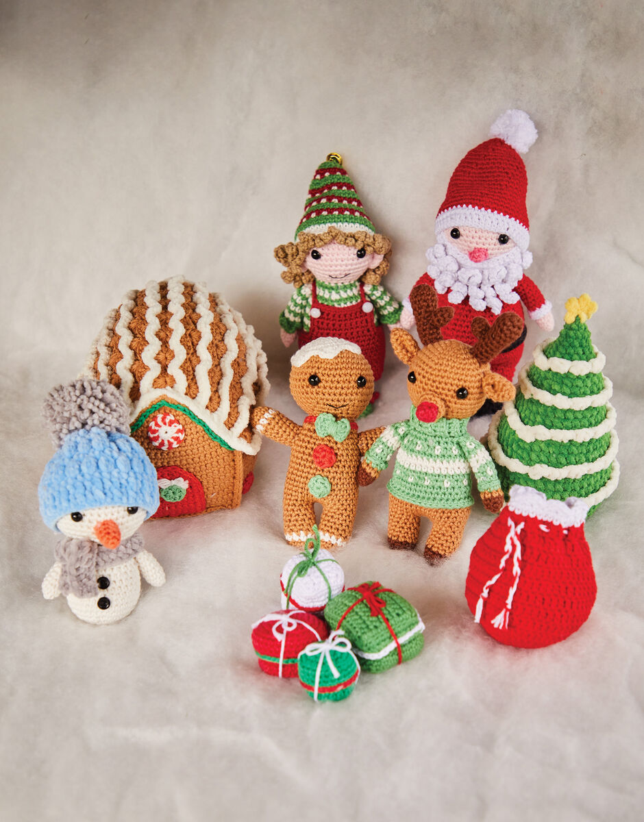 NEW. Santa's Little Helpers 4 Festive Yarns Let's Knit- Christmas Knit Kit 