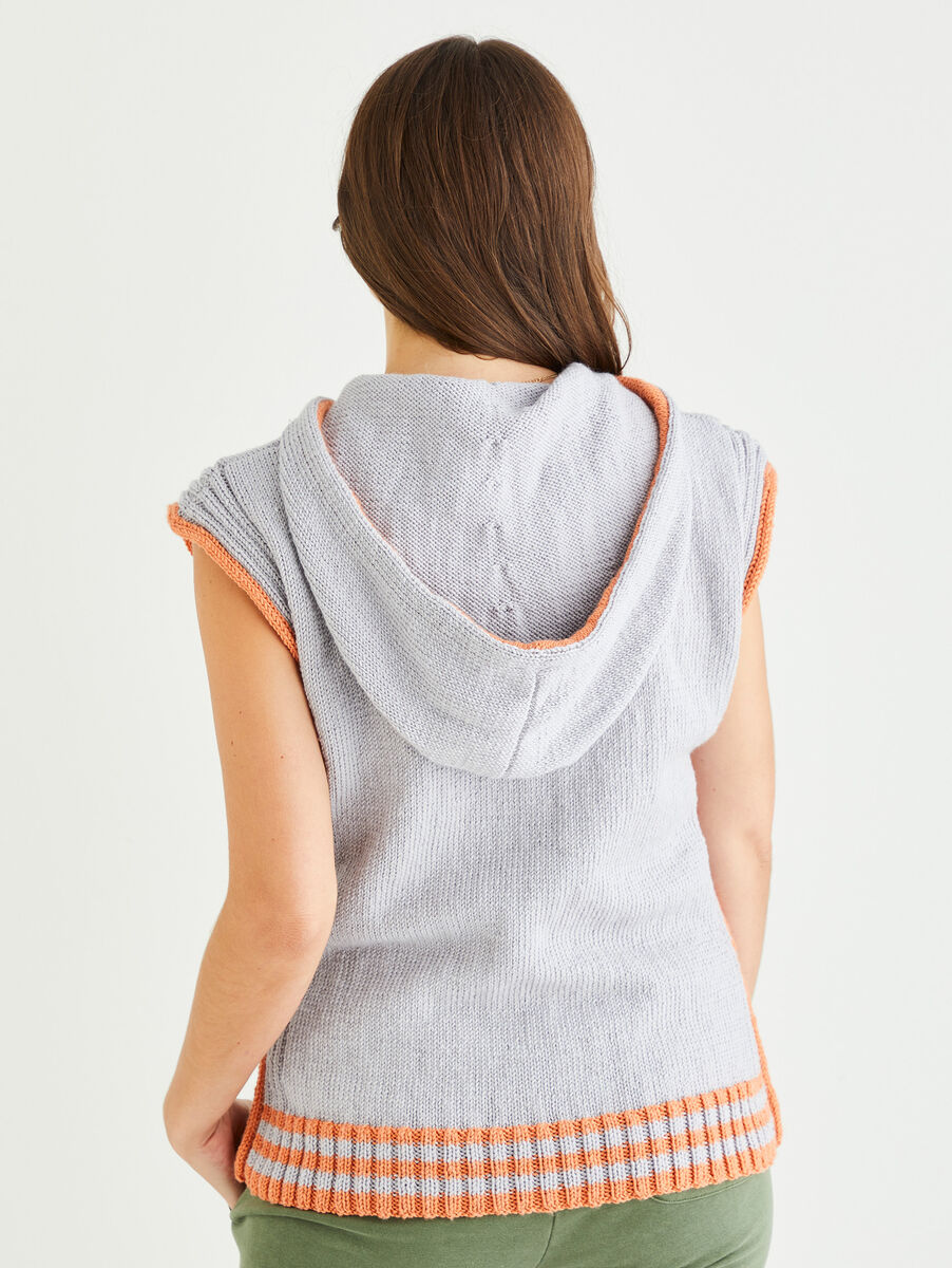 Sleek Sleeveless Hoodie in Cashmere Merino Silk DK