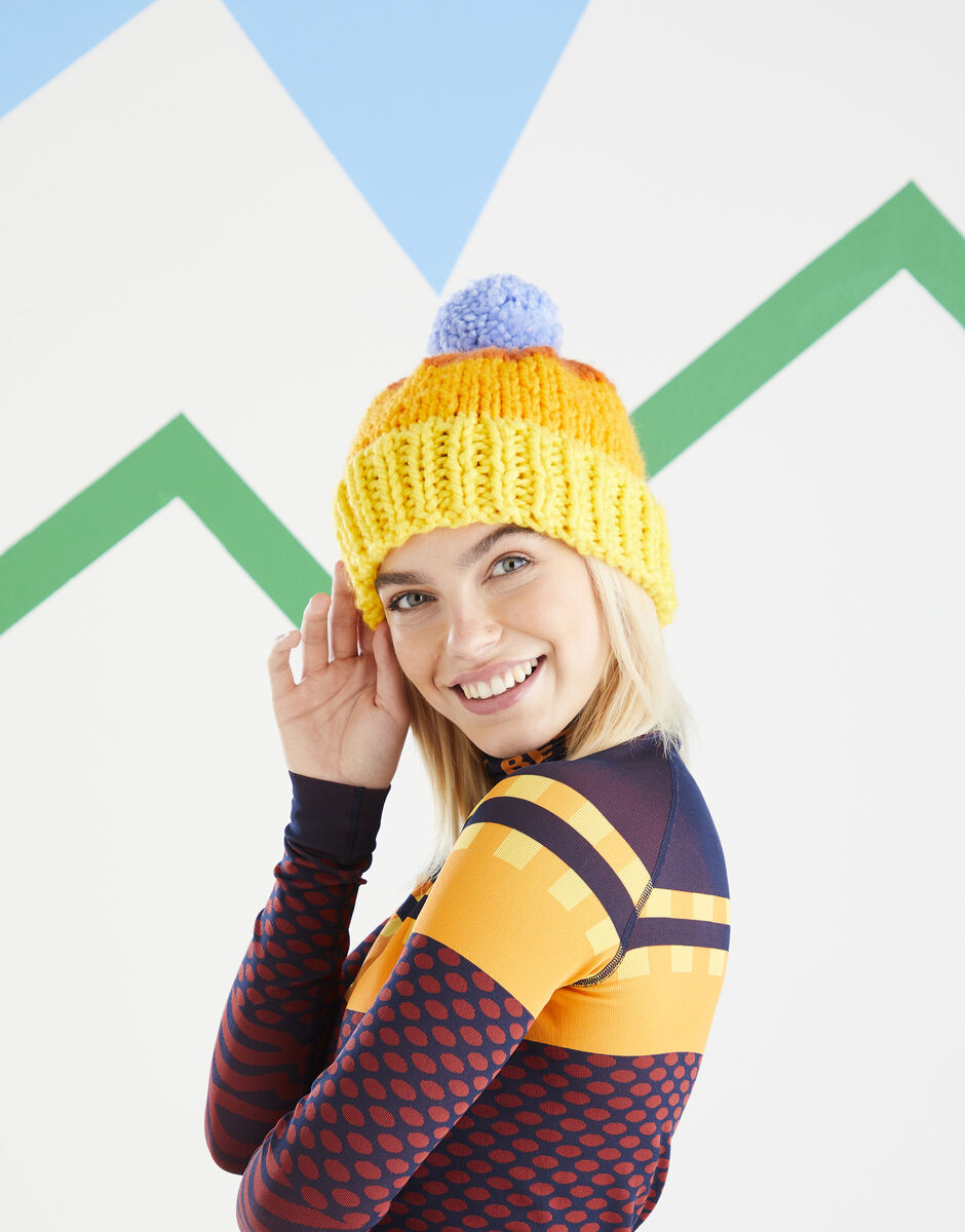 Apres Ski Pom Pom Hats In Bonus Super Chunky Sirdar Knit