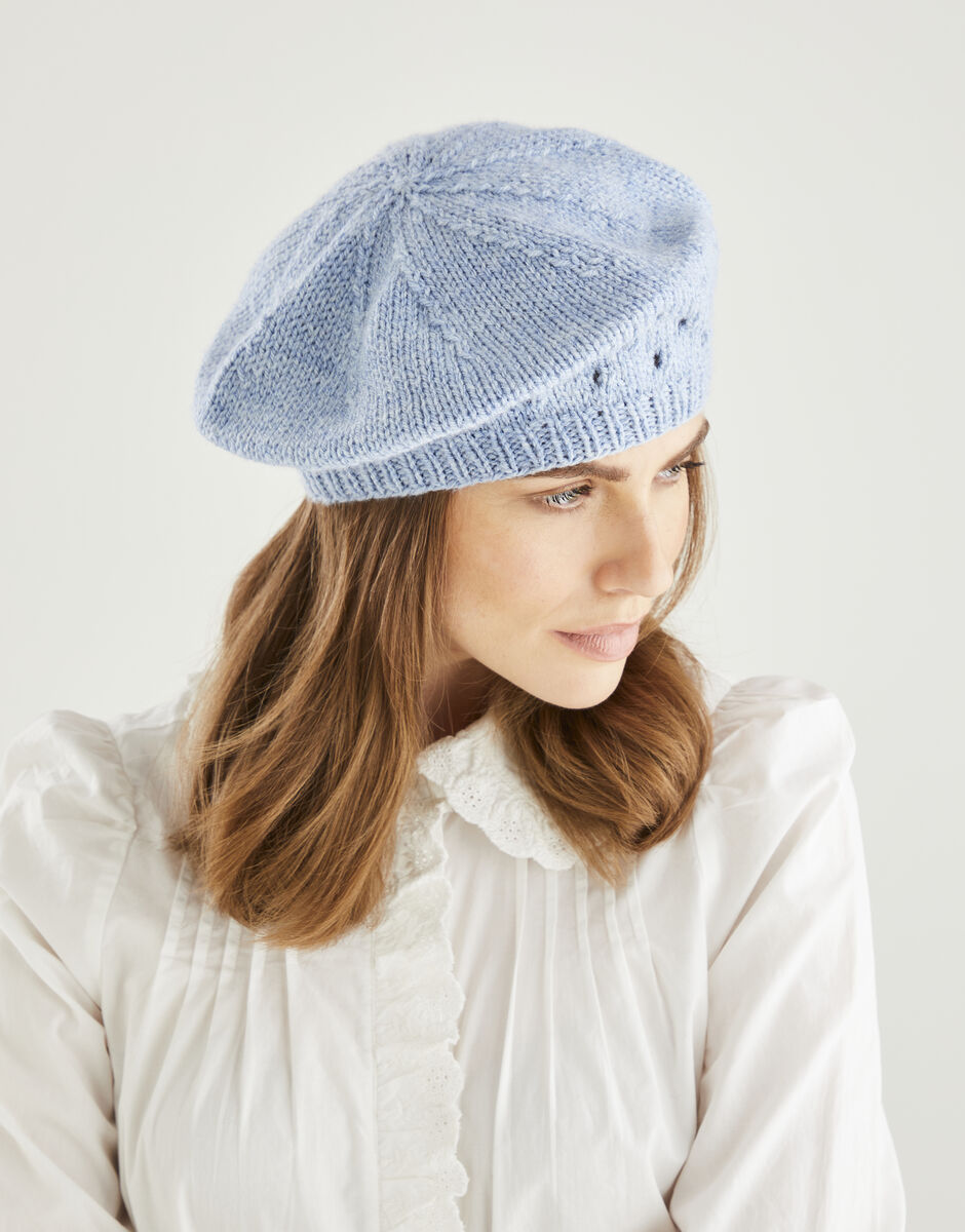 Beret hat In Hayfield Bonus Aran | Sirdar