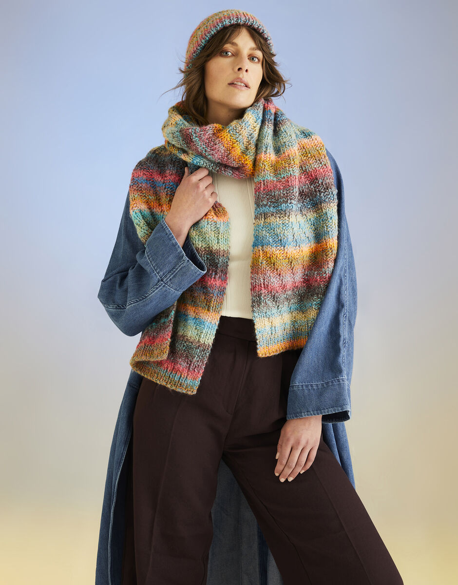 Self-Striping Yarn Studio: Sweaters, Scarves, and Hats Designed for  Self-Striping Yarn