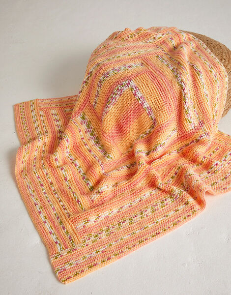 Little Buds Blanket Bundle in Hayfield Baby Blossom Chunky