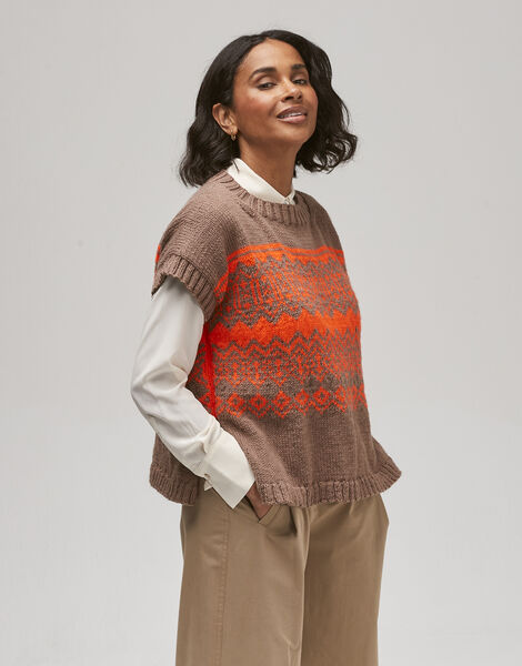 Voltage Vest In Hayfield Bonus DK