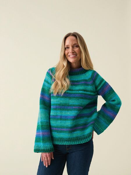 Circular Raglan Sweater Knitting Pattern In Hayfield Spirit Chunky